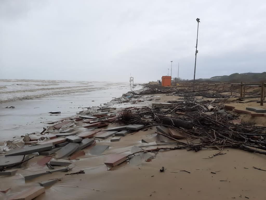 MAREGGIATE SULLA COSTA, UNIONMARE VENETO: “RISCHIAMO DI PERDERE TUTTA LA NOSTRA SPIAGGIA”